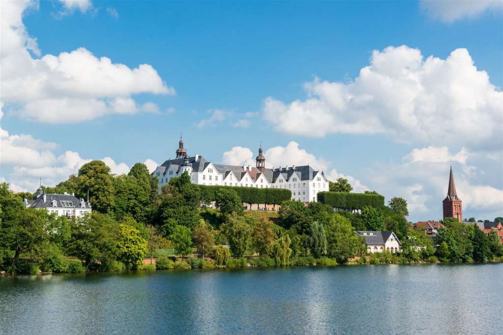 Lake Plön with a view of the castle